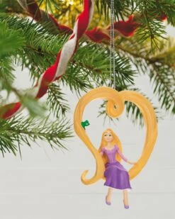 Hallmark Disney Tangled Rapunzel's Heart Of Gold Ornament