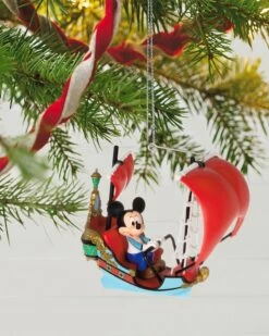 Hallmark Disney Peter Pan's Flight Off To Never Land! Ornament