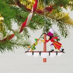 Hallmark Disney Peter Pan 70th Anniversary Swashbuckling Showdown Ornament -Toy store disney peter pan 70th anniversary swashbuckling showdown ornament 5 33074951684280