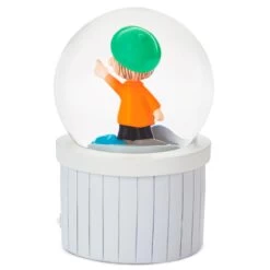 Toy store -Toy store peanuts r linus nativity speech snow globe with sound and light 2 33074739151032